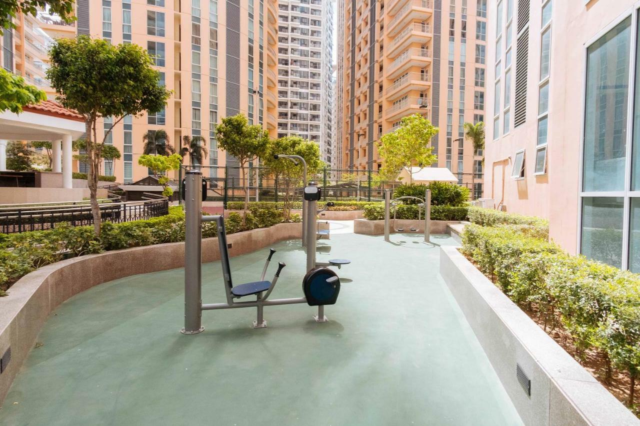 Reddoorz Premium @ Venice Luxury Bgc 2 Makati City ภายนอก รูปภาพ