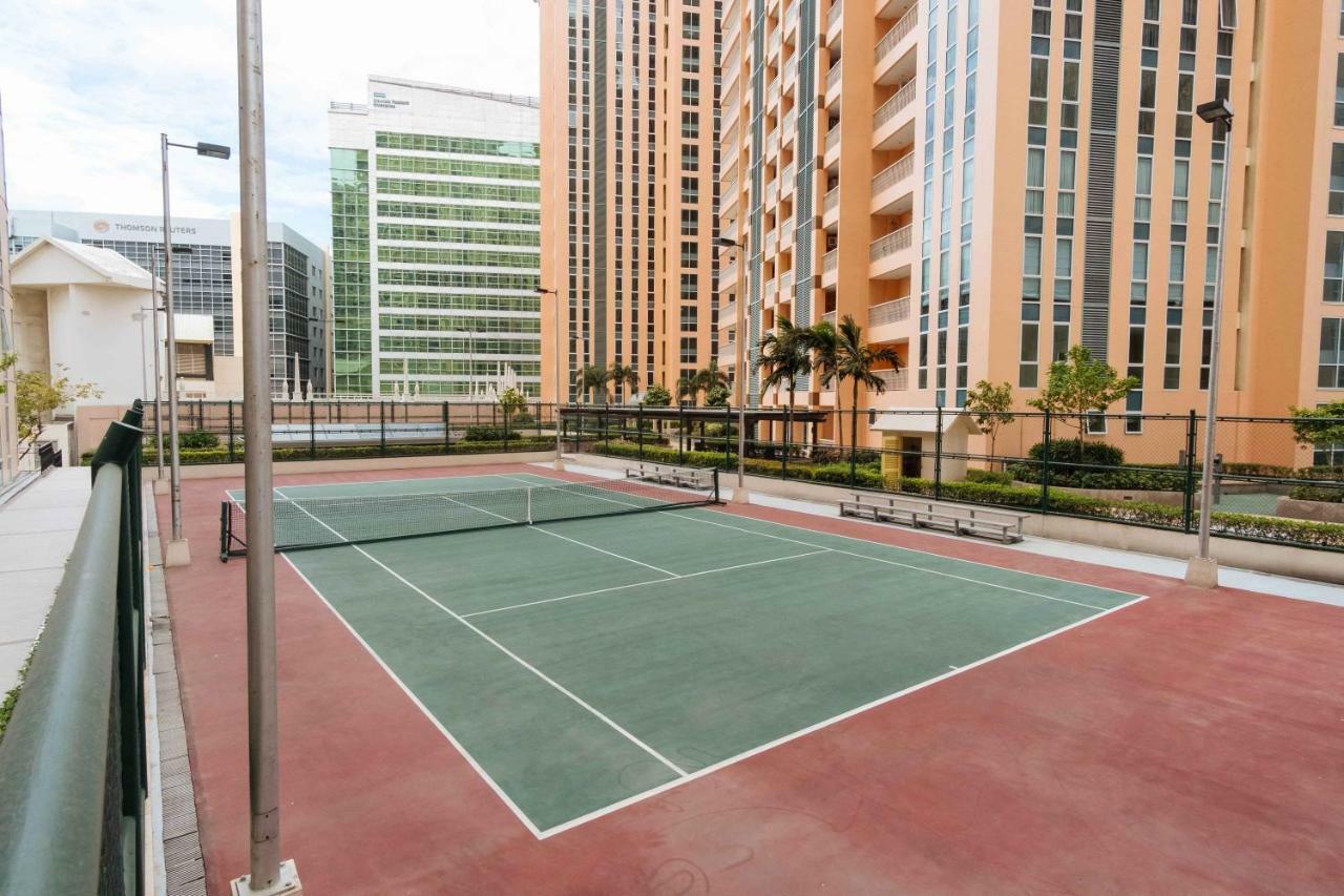 Reddoorz Premium @ Venice Luxury Bgc 2 Makati City ภายนอก รูปภาพ